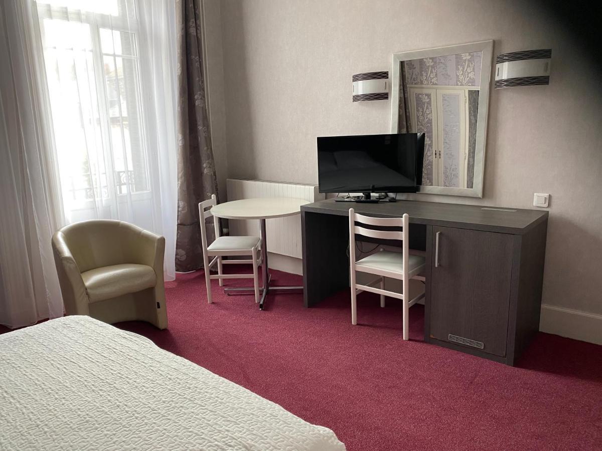 Hotel De Paris Шатель-Гийон Экстерьер фото